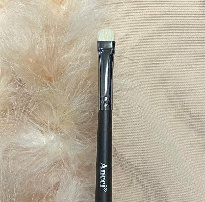 【横長ブレンディングアイシャドウブラシ】ebony 39