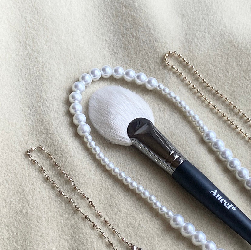 【最高級山羊毛パウダーブラシ-極み扇形-】Eve 311