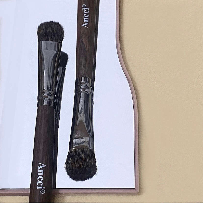 【でかふわリス毛アイシャドウブラシ】ebony 19